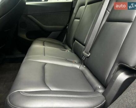 Черный Тесла Model Y, объемом двигателя 0 л и пробегом 1 тыс. км за 41500 $, фото 16 на Automoto.ua