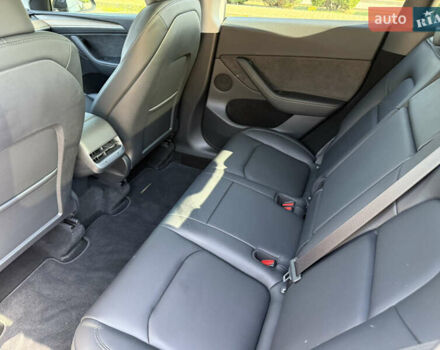 Черный Тесла Model Y, объемом двигателя 0 л и пробегом 1 тыс. км за 38999 $, фото 28 на Automoto.ua