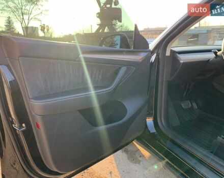 Черный Тесла Model Y, объемом двигателя 0 л и пробегом 25 тыс. км за 26500 $, фото 13 на Automoto.ua