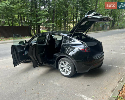 Черный Тесла Model Y, объемом двигателя 0 л и пробегом 21 тыс. км за 29500 $, фото 3 на Automoto.ua
