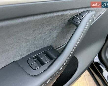 Черный Тесла Model Y, объемом двигателя 0 л и пробегом 24 тыс. км за 30999 $, фото 27 на Automoto.ua