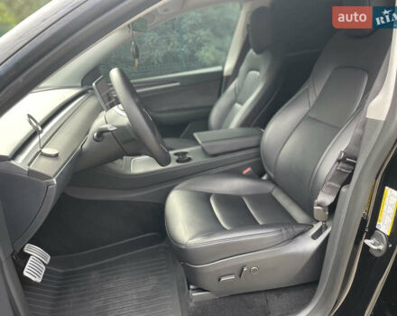 Черный Тесла Model Y, объемом двигателя 0 л и пробегом 39 тыс. км за 31000 $, фото 25 на Automoto.ua