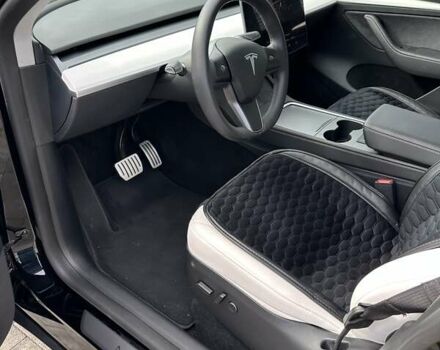 Черный Тесла Model Y, объемом двигателя 0 л и пробегом 22 тыс. км за 33999 $, фото 13 на Automoto.ua