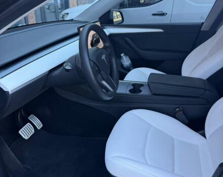 Черный Тесла Model Y, объемом двигателя 0 л и пробегом 29 тыс. км за 34999 $, фото 6 на Automoto.ua