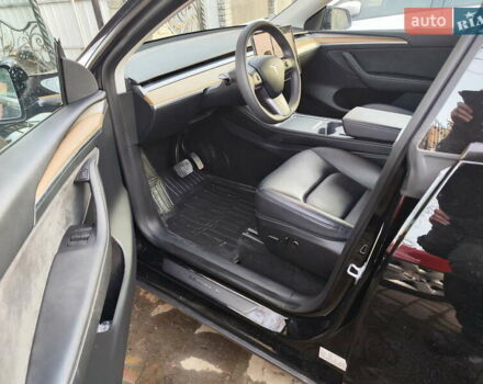 Черный Тесла Model Y, объемом двигателя 0 л и пробегом 19 тыс. км за 30900 $, фото 8 на Automoto.ua