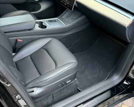 Черный Тесла Model Y, объемом двигателя 0 л и пробегом 9 тыс. км за 31000 $, фото 15 на Automoto.ua