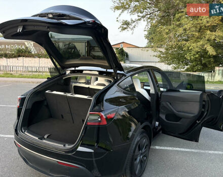 Черный Тесла Model Y, объемом двигателя 0 л и пробегом 965 тыс. км за 31900 $, фото 6 на Automoto.ua