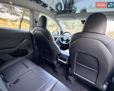 Черный Тесла Model Y, объемом двигателя 0 л и пробегом 4 тыс. км за 29800 $, фото 19 на Automoto.ua