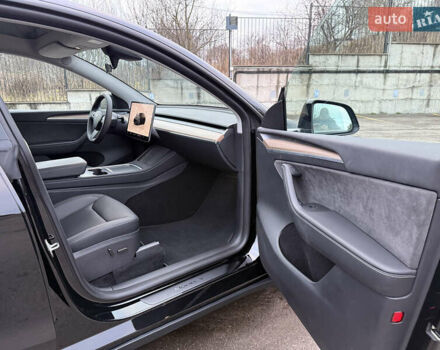 Черный Тесла Model Y, объемом двигателя 0 л и пробегом 19 тыс. км за 36500 $, фото 36 на Automoto.ua