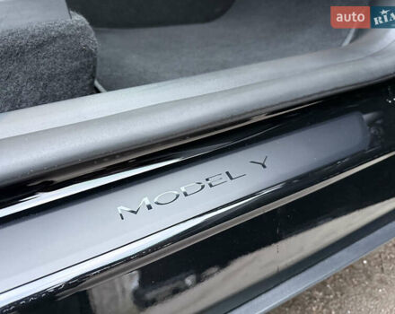Черный Тесла Model Y, объемом двигателя 0 л и пробегом 19 тыс. км за 36500 $, фото 38 на Automoto.ua