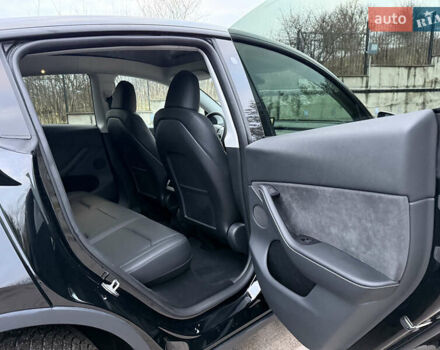 Черный Тесла Model Y, объемом двигателя 0 л и пробегом 19 тыс. км за 36500 $, фото 48 на Automoto.ua