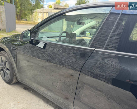 Черный Тесла Model Y, объемом двигателя 0 л и пробегом 2 тыс. км за 38300 $, фото 14 на Automoto.ua