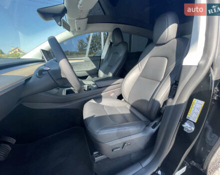 Чорний Тесла Model Y, об'ємом двигуна 0 л та пробігом 10 тис. км за 32200 $, фото 6 на Automoto.ua
