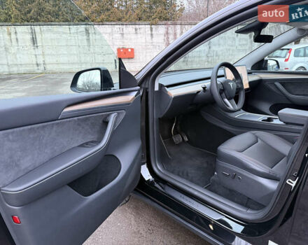 Черный Тесла Model Y, объемом двигателя 0 л и пробегом 19 тыс. км за 36500 $, фото 77 на Automoto.ua