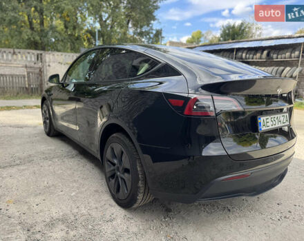 Черный Тесла Model Y, объемом двигателя 0 л и пробегом 2 тыс. км за 38300 $, фото 10 на Automoto.ua