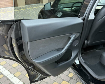 Черный Тесла Model Y, объемом двигателя 0 л и пробегом 9 тыс. км за 31000 $, фото 14 на Automoto.ua