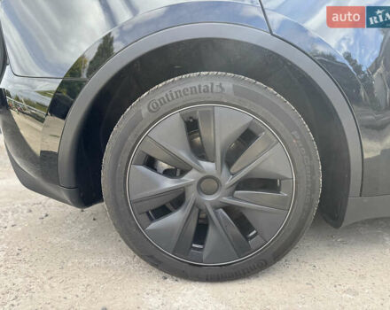 Черный Тесла Model Y, объемом двигателя 0 л и пробегом 2 тыс. км за 38300 $, фото 50 на Automoto.ua