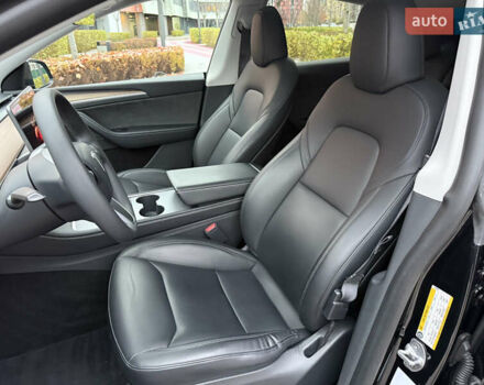 Черный Тесла Model Y, объемом двигателя 0 л и пробегом 48 тыс. км за 31500 $, фото 28 на Automoto.ua