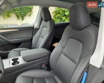 Черный Тесла Model Y, объемом двигателя 0 л и пробегом 21 тыс. км за 29000 $, фото 13 на Automoto.ua