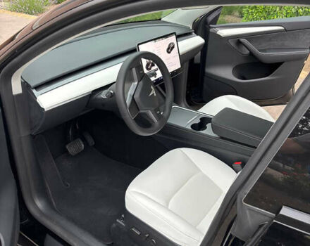 Черный Тесла Model Y, объемом двигателя 0 л и пробегом 2 тыс. км за 34100 $, фото 8 на Automoto.ua