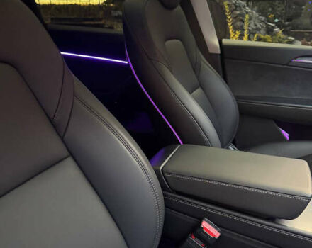 Черный Тесла Model Y, объемом двигателя 0 л и пробегом 13 тыс. км за 32000 $, фото 8 на Automoto.ua