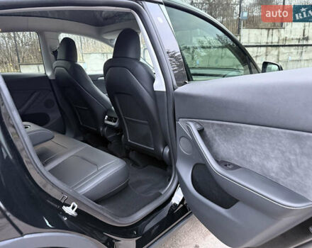Черный Тесла Model Y, объемом двигателя 0 л и пробегом 19 тыс. км за 36500 $, фото 62 на Automoto.ua