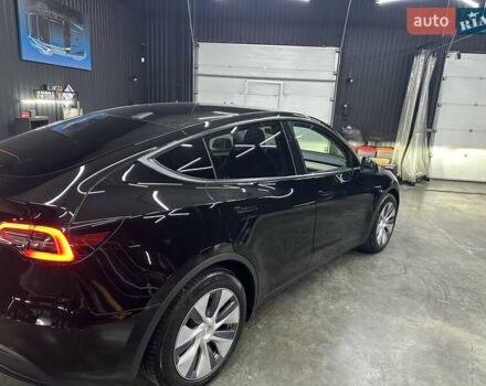 Черный Тесла Model Y, объемом двигателя 0 л и пробегом 80 тыс. км за 28000 $, фото 2 на Automoto.ua