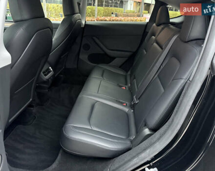Черный Тесла Model Y, объемом двигателя 0 л и пробегом 48 тыс. км за 31500 $, фото 26 на Automoto.ua