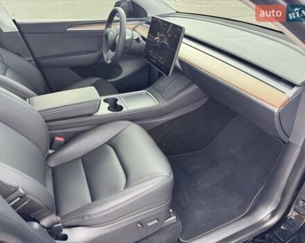 Черный Тесла Model Y, объемом двигателя 0 л и пробегом 10 тыс. км за 34600 $, фото 26 на Automoto.ua