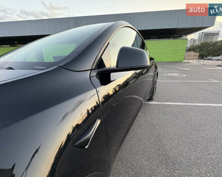 Черный Тесла Model Y, объемом двигателя 0 л и пробегом 965 тыс. км за 31900 $, фото 33 на Automoto.ua