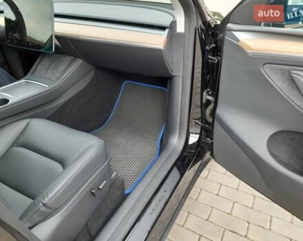 Черный Тесла Model Y, объемом двигателя 0 л и пробегом 21 тыс. км за 29000 $, фото 17 на Automoto.ua