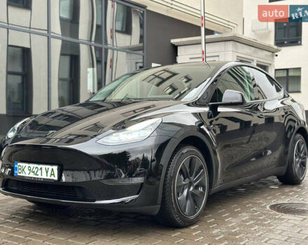Черный Тесла Model Y, объемом двигателя 0 л и пробегом 4 тыс. км за 37777 $, фото 9 на Automoto.ua