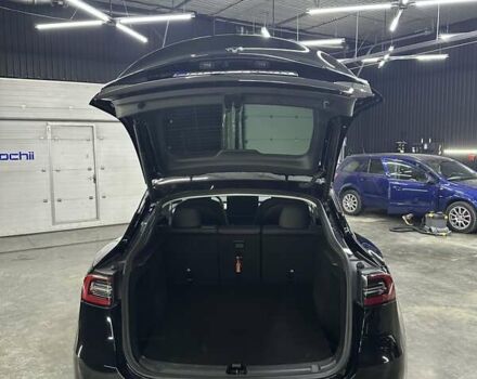 Черный Тесла Model Y, объемом двигателя 0 л и пробегом 80 тыс. км за 28000 $, фото 9 на Automoto.ua