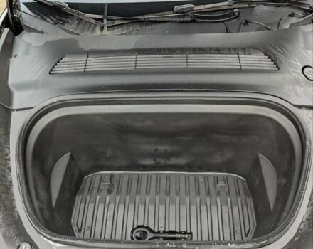 Чорний Тесла Model Y, об'ємом двигуна 0 л та пробігом 17 тис. км за 27500 $, фото 26 на Automoto.ua