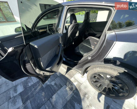 Черный Тесла Model Y, объемом двигателя 0 л и пробегом 1 тыс. км за 32900 $, фото 5 на Automoto.ua
