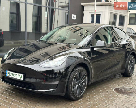 Черный Тесла Model Y, объемом двигателя 0 л и пробегом 4 тыс. км за 37777 $, фото 3 на Automoto.ua