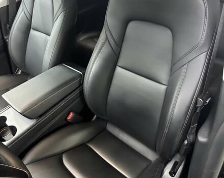 Черный Тесла Model Y, объемом двигателя 0 л и пробегом 80 тыс. км за 28000 $, фото 19 на Automoto.ua