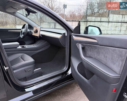 Черный Тесла Model Y, объемом двигателя 0 л и пробегом 19 тыс. км за 36500 $, фото 46 на Automoto.ua