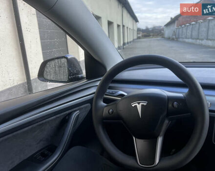 Черный Тесла Model Y, объемом двигателя 0 л и пробегом 24 тыс. км за 33000 $, фото 1 на Automoto.ua
