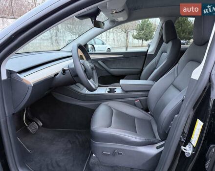 Черный Тесла Model Y, объемом двигателя 0 л и пробегом 19 тыс. км за 36500 $, фото 81 на Automoto.ua