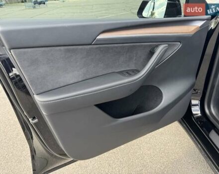 Черный Тесла Model Y, объемом двигателя 0 л и пробегом 10 тыс. км за 34600 $, фото 16 на Automoto.ua