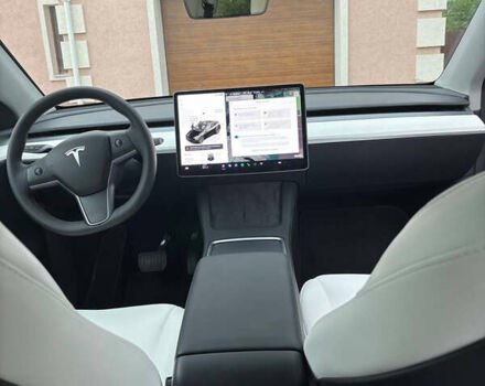 Черный Тесла Model Y, объемом двигателя 0 л и пробегом 2 тыс. км за 34100 $, фото 10 на Automoto.ua