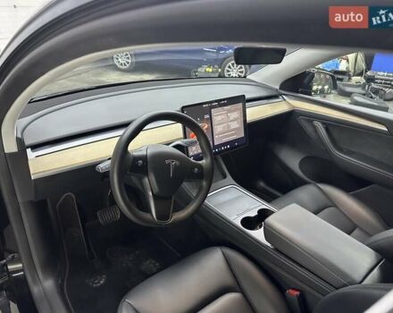 Черный Тесла Model Y, объемом двигателя 0 л и пробегом 80 тыс. км за 28000 $, фото 14 на Automoto.ua