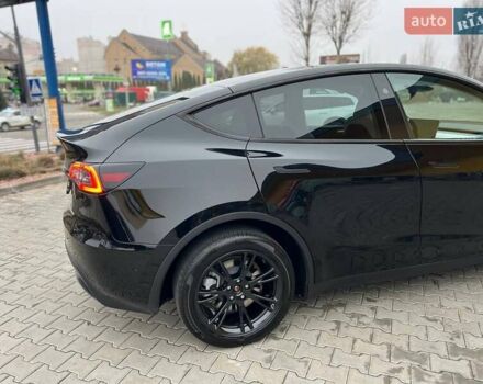 Черный Тесла Model Y, объемом двигателя 0 л и пробегом 19 тыс. км за 33000 $, фото 1 на Automoto.ua