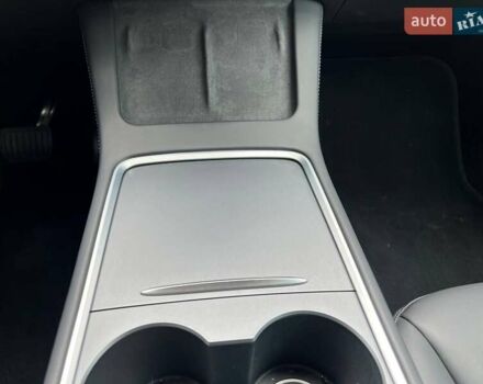 Черный Тесла Model Y, объемом двигателя 0 л и пробегом 4 тыс. км за 29999 $, фото 32 на Automoto.ua