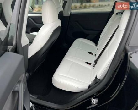 Черный Тесла Model Y, объемом двигателя 0 л и пробегом 19 тыс. км за 33000 $, фото 13 на Automoto.ua