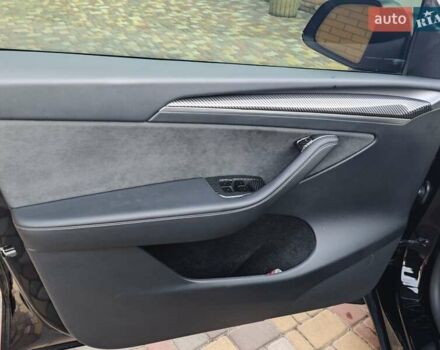 Черный Тесла Model Y, объемом двигателя 0 л и пробегом 13 тыс. км за 32000 $, фото 20 на Automoto.ua