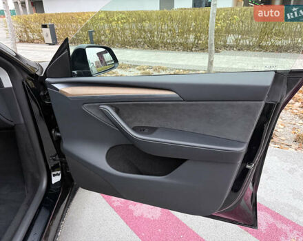 Черный Тесла Model Y, объемом двигателя 0 л и пробегом 48 тыс. км за 31500 $, фото 33 на Automoto.ua