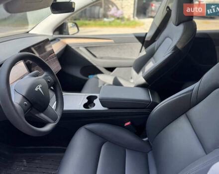 Черный Тесла Model Y, объемом двигателя 0 л и пробегом 2 тыс. км за 38300 $, фото 16 на Automoto.ua