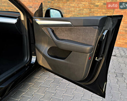 Чорний Тесла Model Y, об'ємом двигуна 0 л та пробігом 5 тис. км за 35000 $, фото 20 на Automoto.ua